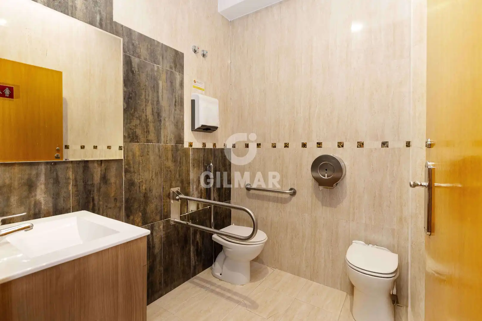 Bathroom of Commercial properties for sale in Torremolinos  with Heating
