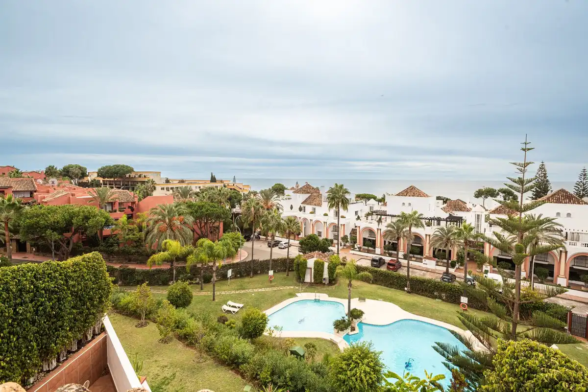 Jardí de Àtic en venda en Marbella amb Aire condicionat, Terrassa i Moblat