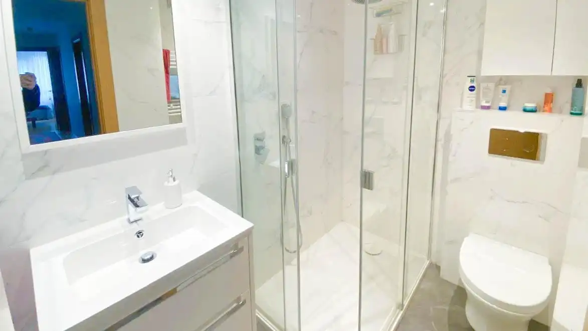 Bathroom of Flat for share in Santander  with Heating, Terrace and Furnished
