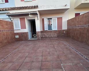 Vista exterior de Casa adosada de lloguer en Huévar del Aljarafe