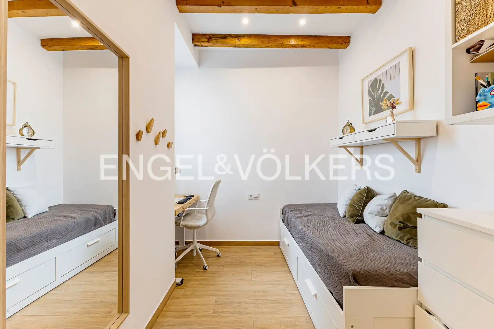 Habitación de Ático en venta en Barcelona con Aire acondicionado, Calefacción y Parquet