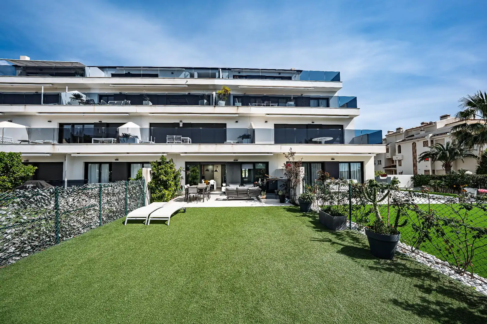 Vista exterior de Dúplex en venda en Finestrat amb Aire condicionat, Calefacció i Jardí privat