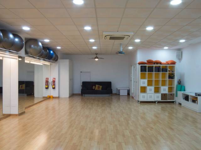 Local comercial en Venta en Calle Nuestra Señora de Gracia, 11 en Playa Bajadilla - Puertos