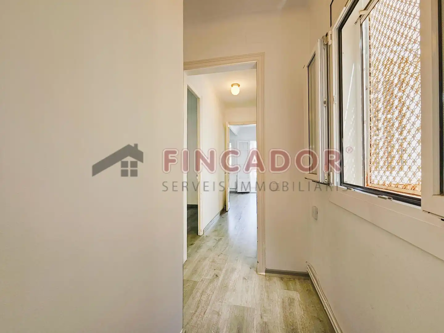 Flat for sale in Barcelona  with Air Conditioner, Heating and Parquet flooring