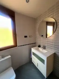 Bathroom of Houses for rent in Onzonilla, León