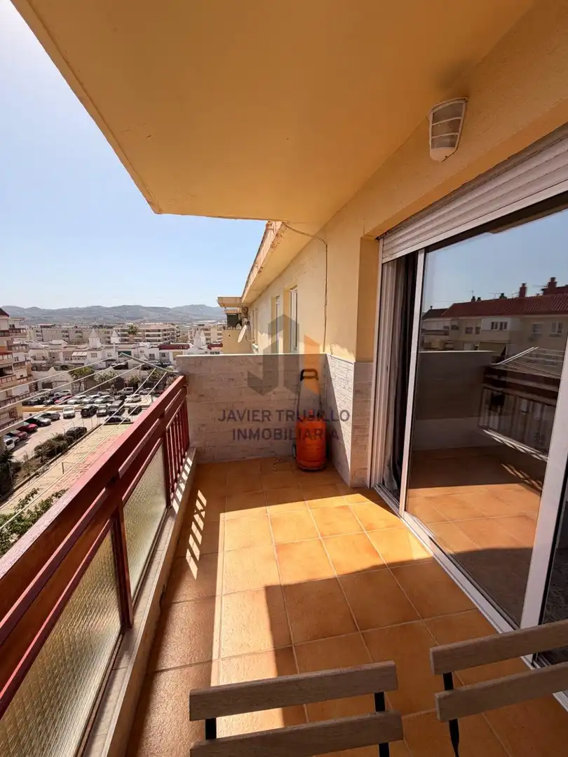 Außenansicht von Dachboden zum Verkauf in Vélez-Málaga mit Terrasse und Schwimmbad