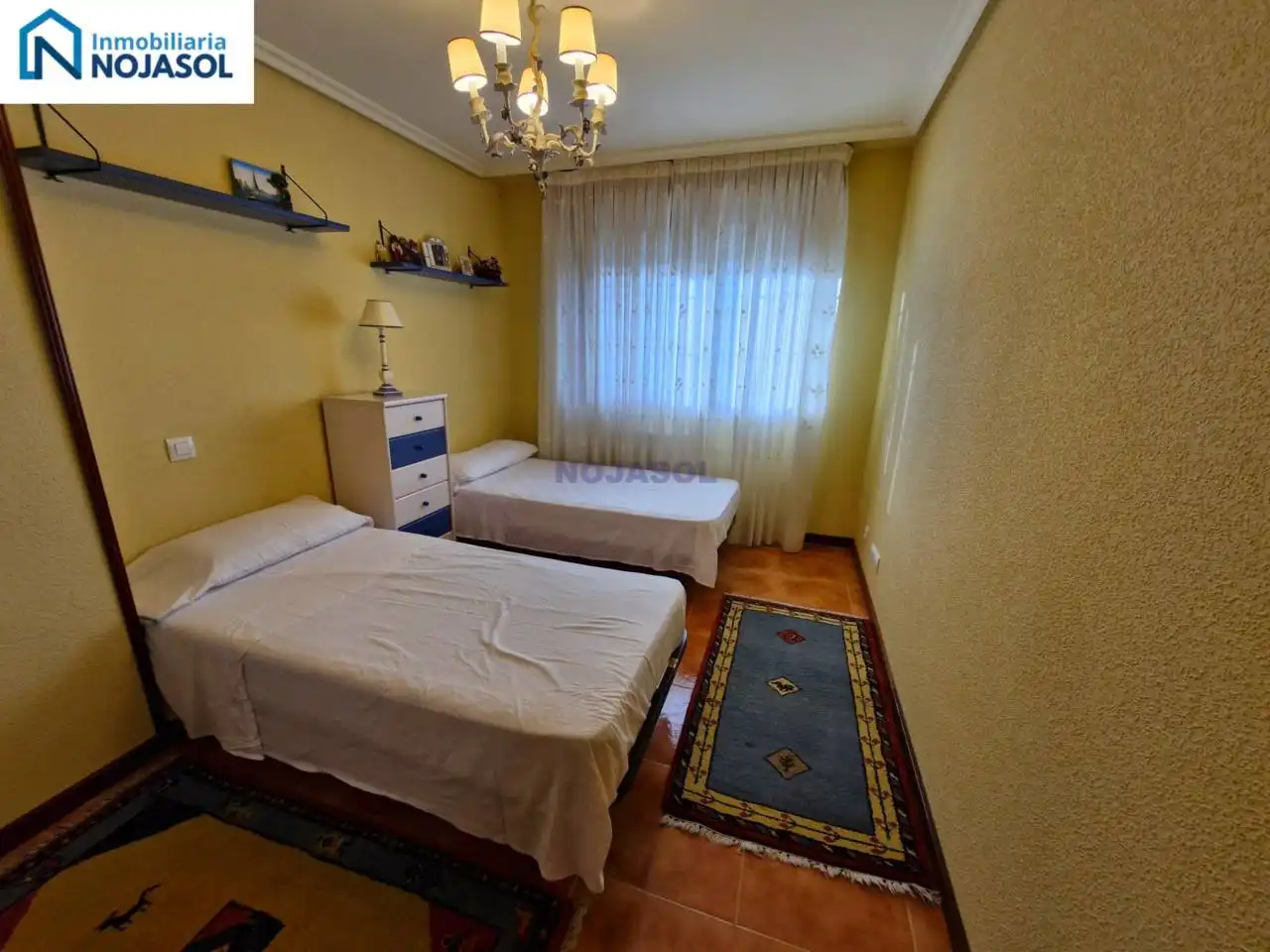 Schlafzimmer von Einfamilien-Reihenhaus zum Verkauf in Argoños  mit Heizung, Privatgarten und Terrasse