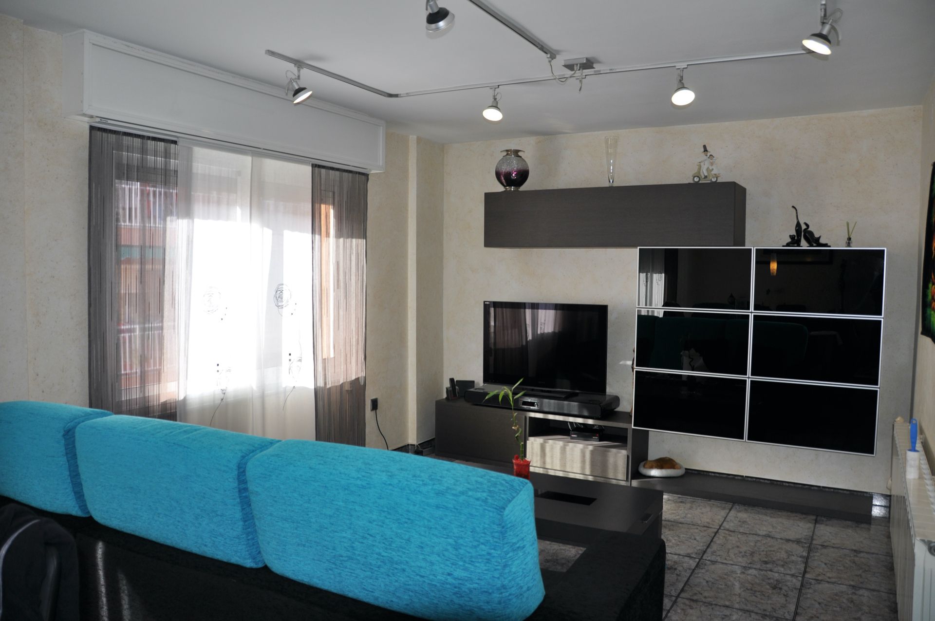 Living room of Flat for sale in Martorelles  with Air Conditioner, Heating and Oven