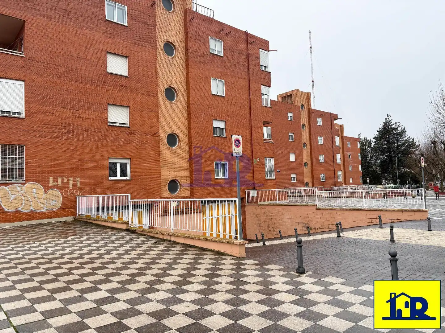 Vista exterior de Piso en venta en Cuenca con Calefacción, Terraza y Trastero