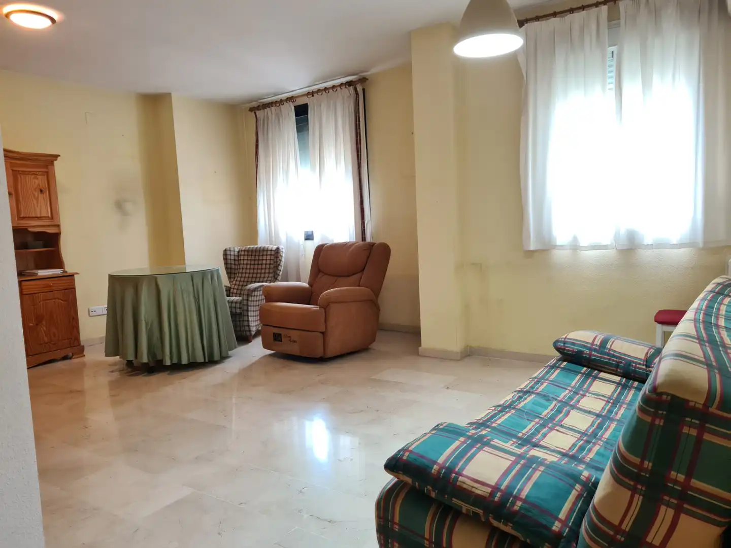 Living room of Flat for sale in Sevilla  with Air Conditioner and Storage room