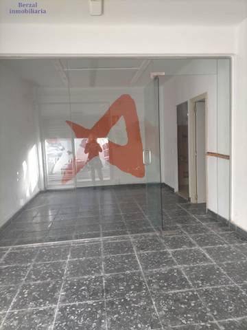 Local comercial en Alquiler en Oyón-Oion