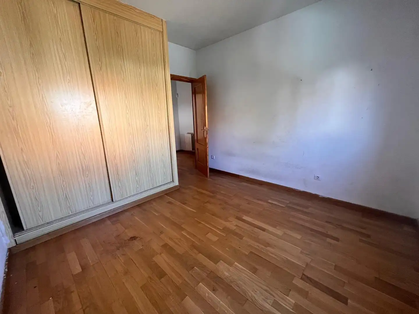 Dormitori de Apartament en venda en Olías del Rey amb Jardí privat