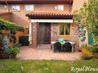 Garden of Single-family semi-detached for sale in San Lorenzo de El Escorial  with Heating, Private garden and Terrace