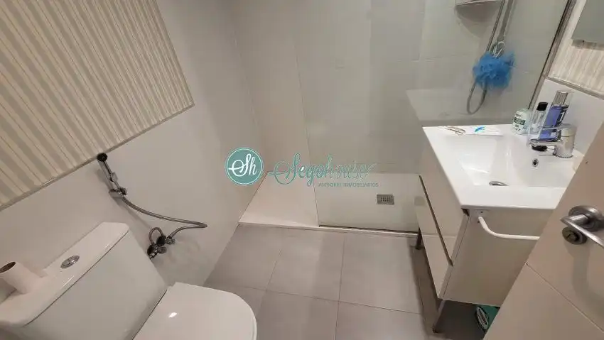 Bany de Pis en venda en Segovia amb Calefacció, Parquet i Terrassa