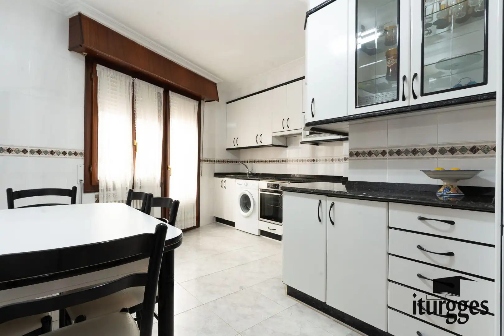 Küche von Wohnung zum Verkauf in Gernika-Lumo mit Heizung, Terrasse und Abstellraum