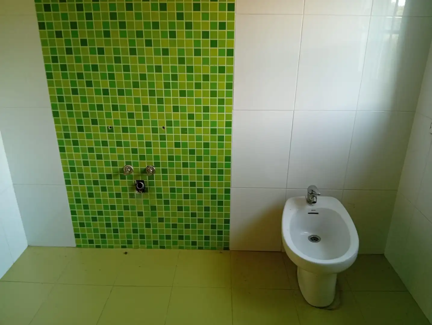 Bany de Casa o xalet en venda en Outeiro de Rei amb Jardí privat