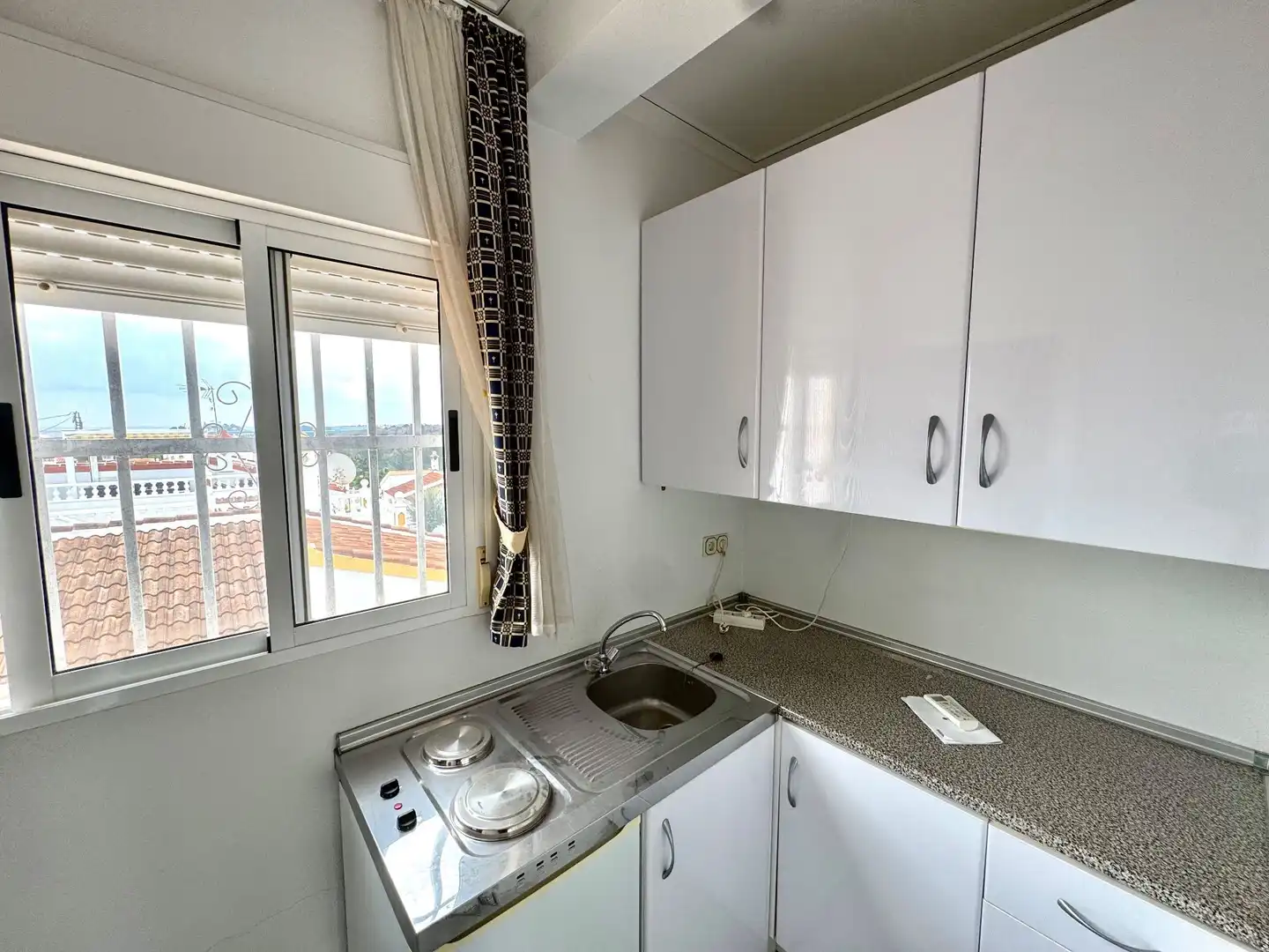 Cuina de Casa o xalet de lloguer en Algorfa amb Aire condicionat, Calefacció i Jardí privat