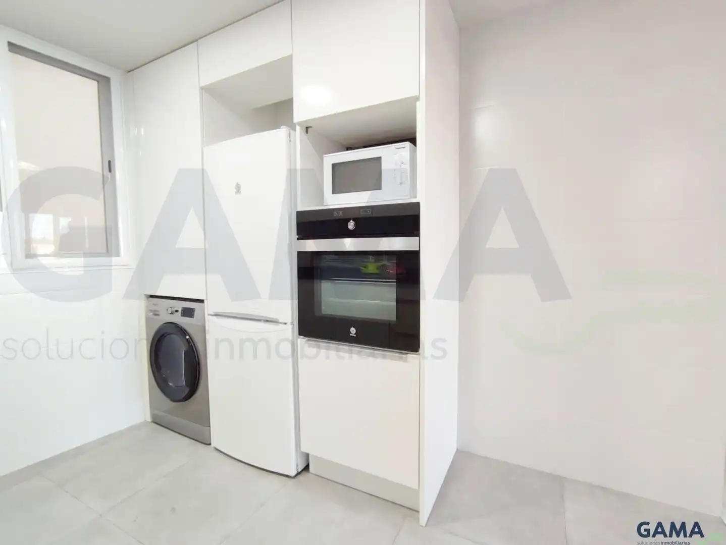 Cuina de Apartament de lloguer en Alzira amb Aire condicionat i Moblat