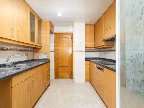Flat with lift for sale in Carrer d'Ogassa, imagen 15