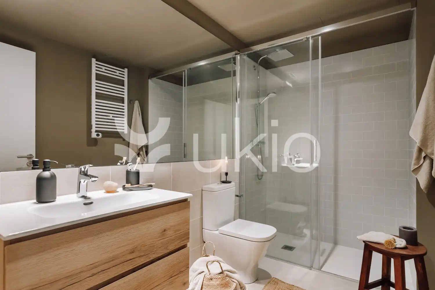 Badezimmer von Wohnungen zur Miete in Barcelona mit Klimaanlage, Heizung und Terrasse