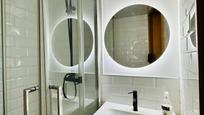 Bathroom of Flat for sale in  Barcelona Capital