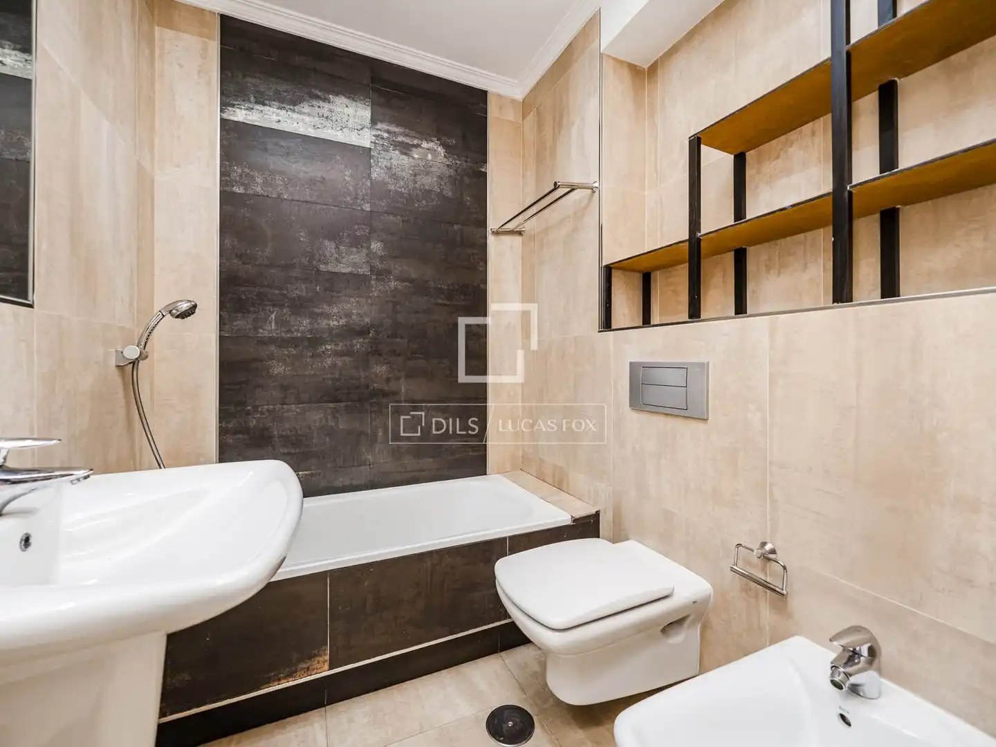 Baño de Piso en venta en Madrid con Aire acondicionado y Calefacción