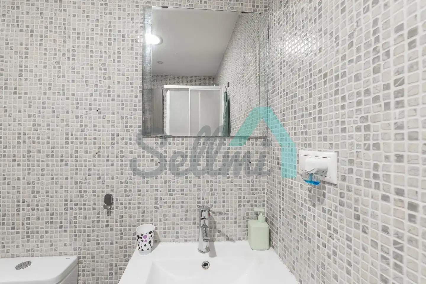 Bathroom of Flat for share in Oviedo   with Heating, Furnished and Internet