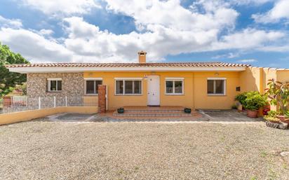 Vista exterior de Finca rústica en venda en Vinyols i els Arcs amb Aire condicionat, Terrassa i Piscina