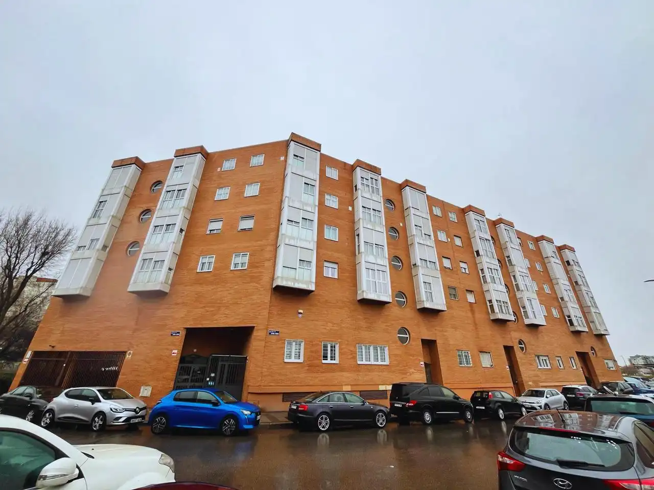 Außenansicht von Wohnung zum Verkauf in Madrid mit Klimaanlage, Heizung und Terrasse