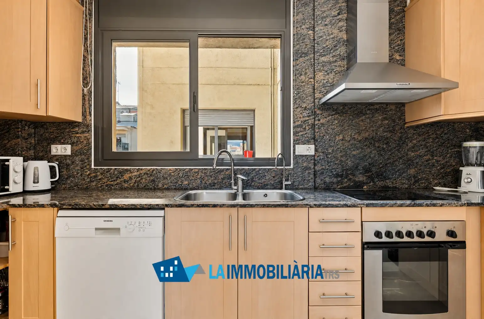 Cocina de Dúplex en venta en Terrassa con Aire acondicionado, Calefacción y Terraza
