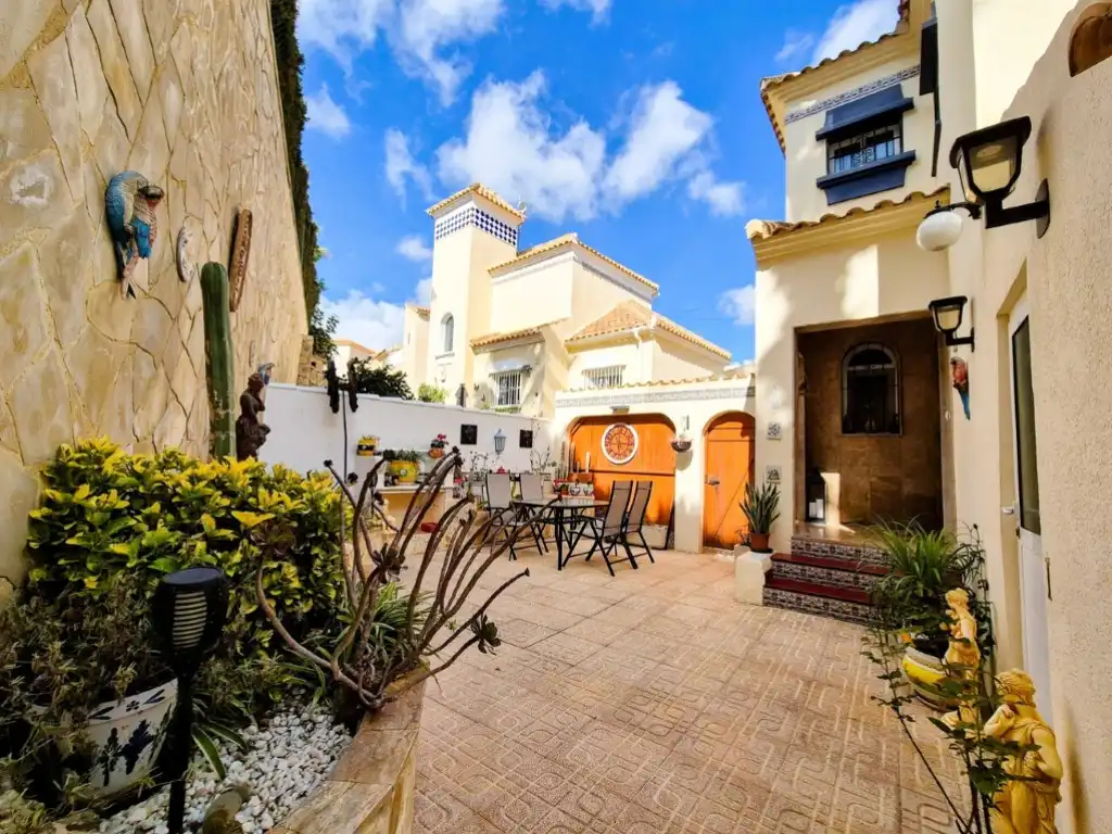 Terrassa de Casa o xalet en venda en Villamartín amb Jardí privat