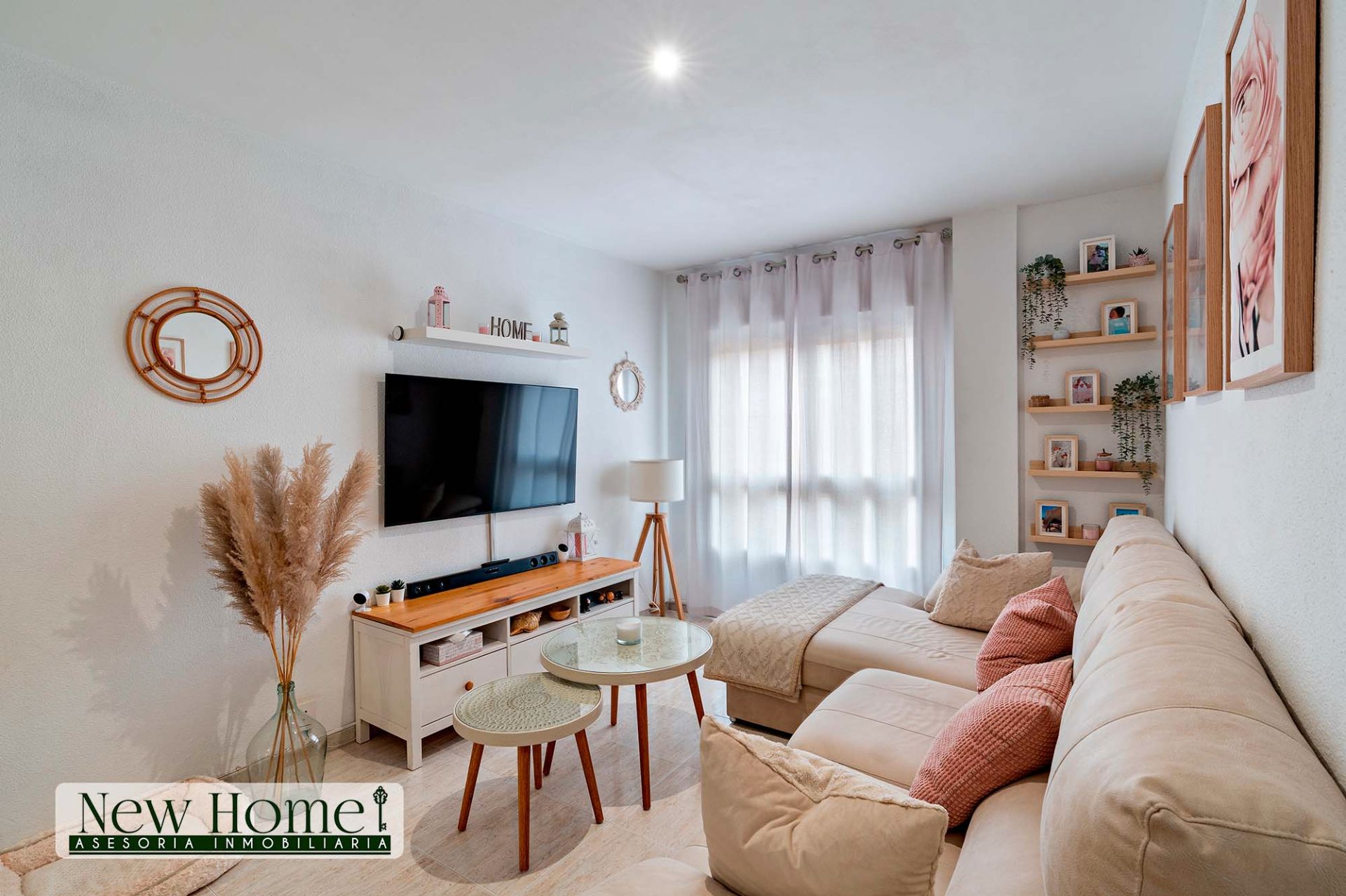 Sala de estar de Piso en venta en Roquetas de Mar con Amueblado