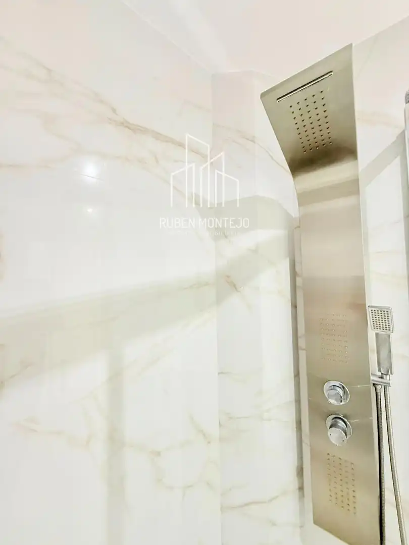 Baño de Piso de alquiler en Salamanca con Calefacción, Terraza y Amueblado