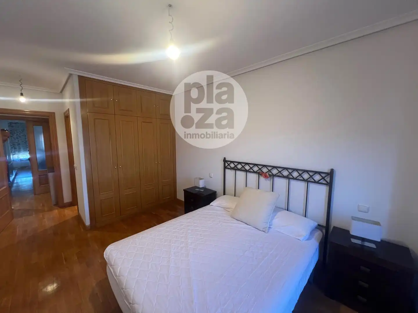 Dormitori de Pis de lloguer en Burgos amb Terrassa, Traster i Moblat