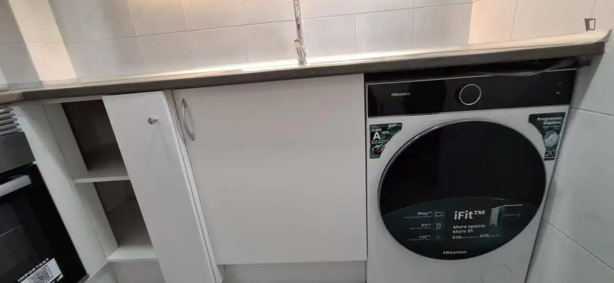 Cocina de Apartamento para compartir en Barcelona con Amueblado, Horno y Lavadora