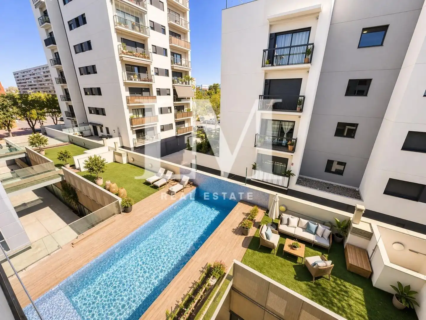Piscina de Apartament en venda en Sant Adrià de Besòs amb Aire condicionat, Calefacció i Terrassa