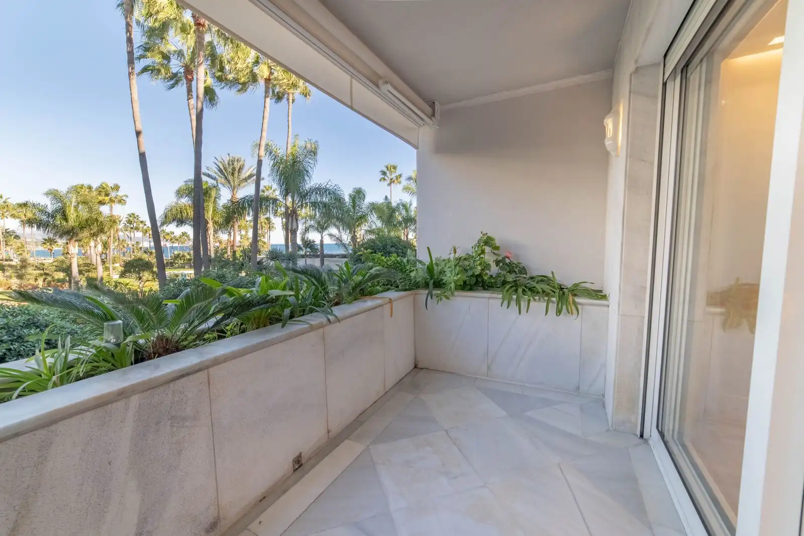 Terraza de Piso en venta en Marbella con Aire acondicionado, Terraza y Trastero