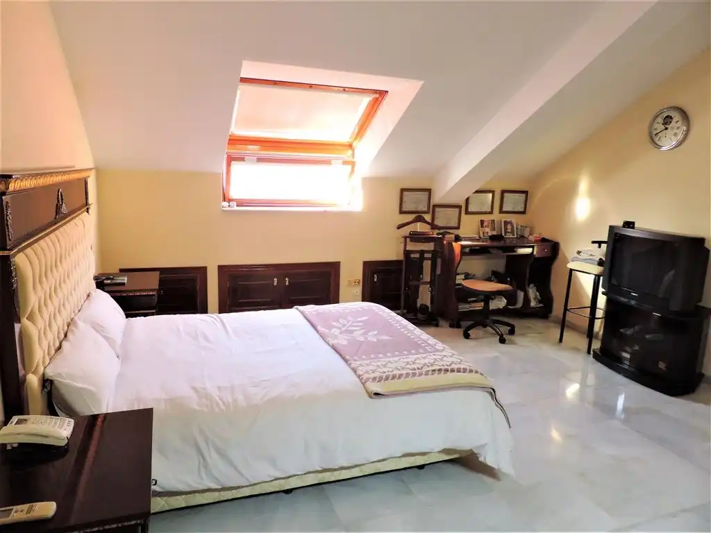 Schlafzimmer von Maisonette zum Verkauf in Fuengirola mit Klimaanlage, Terrasse und Gemeinschaftspool
