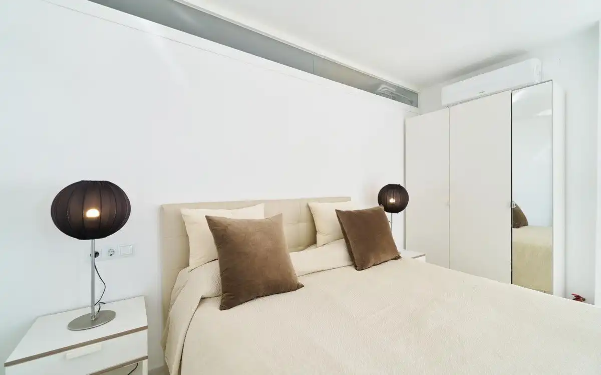 Dormitori de Apartament en venda en Marbella amb Aire condicionat, Moblat i Balcó