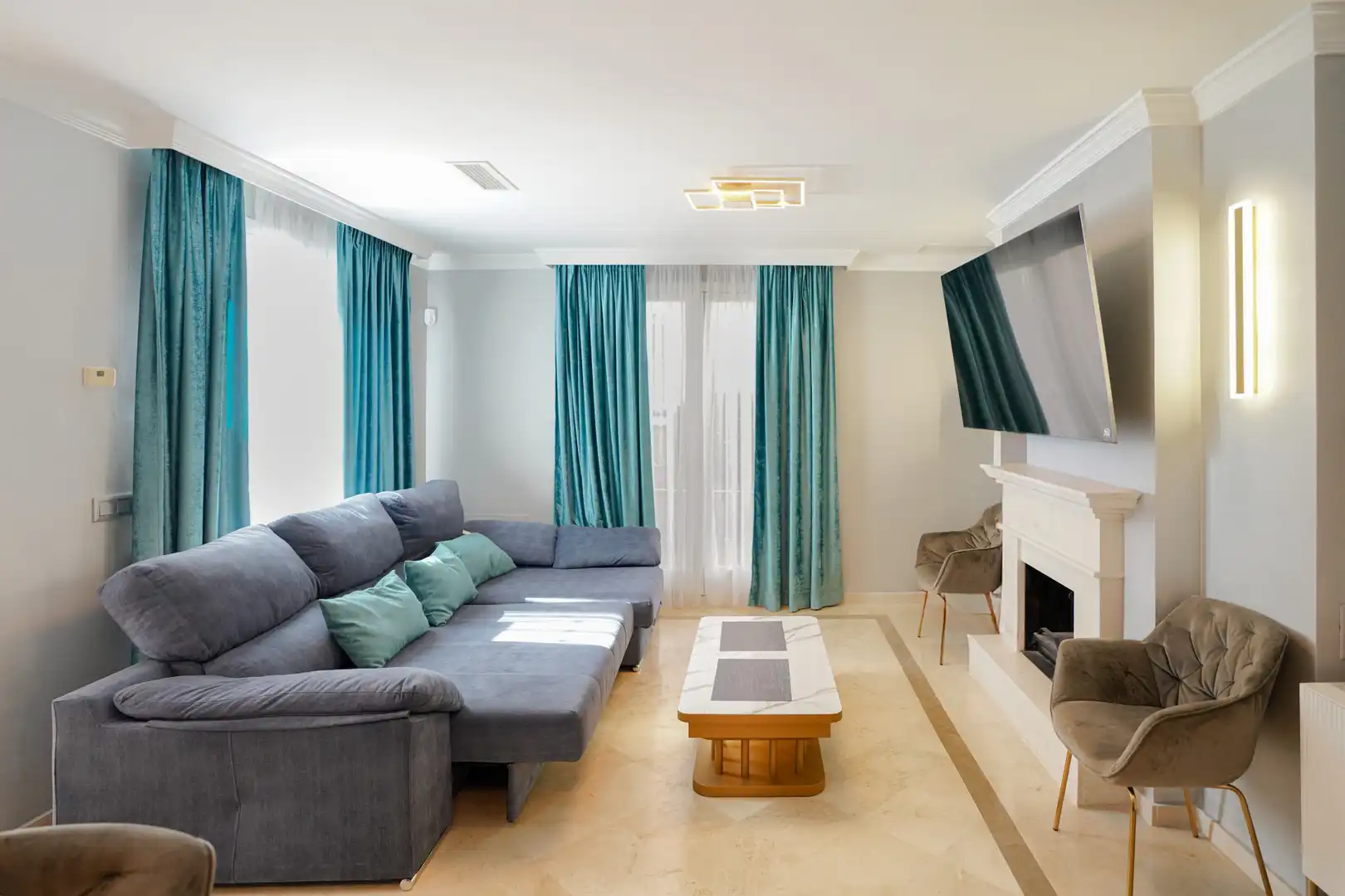 Living room of Detached homes for sale in Marbella  with Air Conditioner, Terrace and Swimming Pool