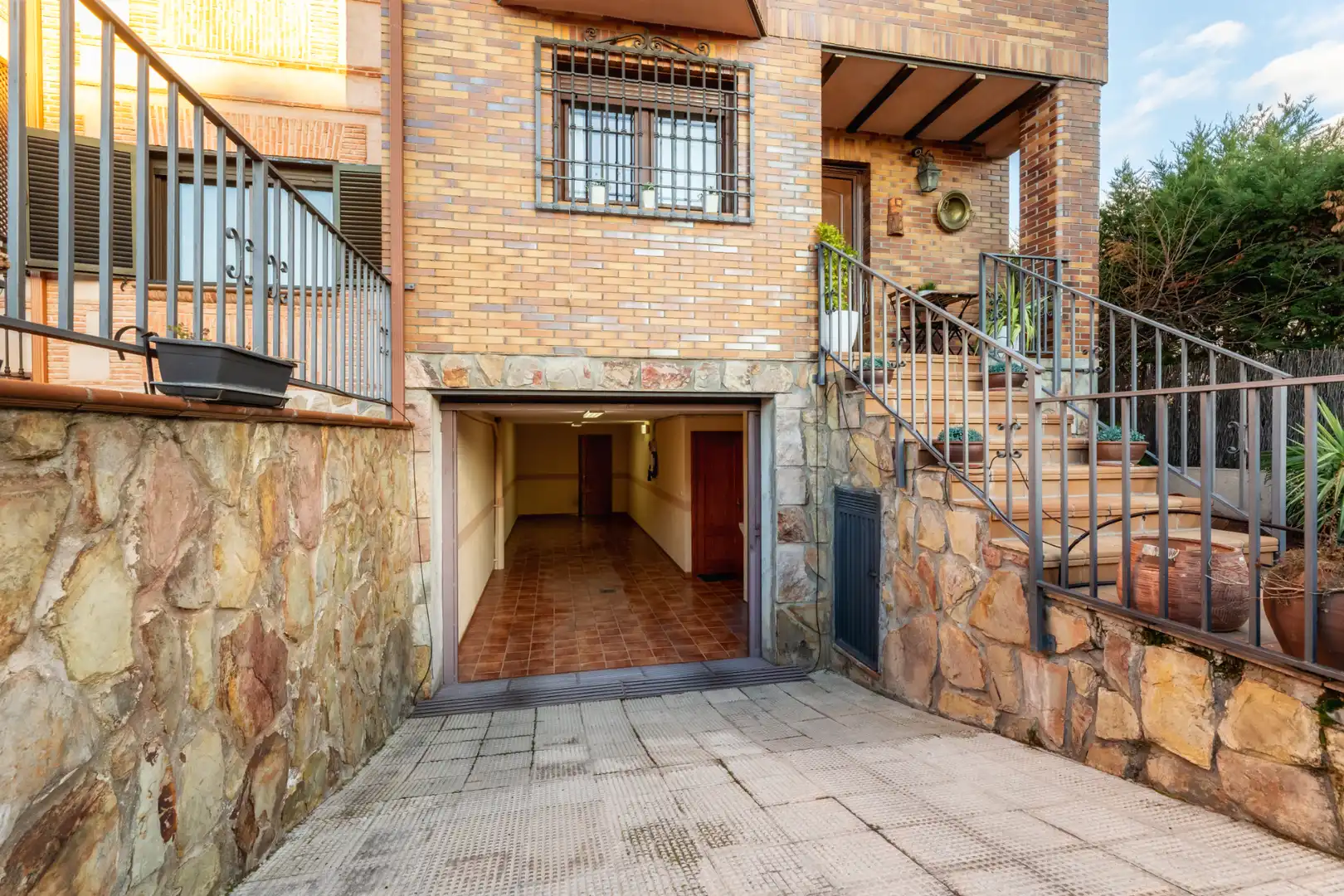 Vista exterior de Casa o chalet en venta en Navalcarnero con Calefacción, Jardín privado y Terraza