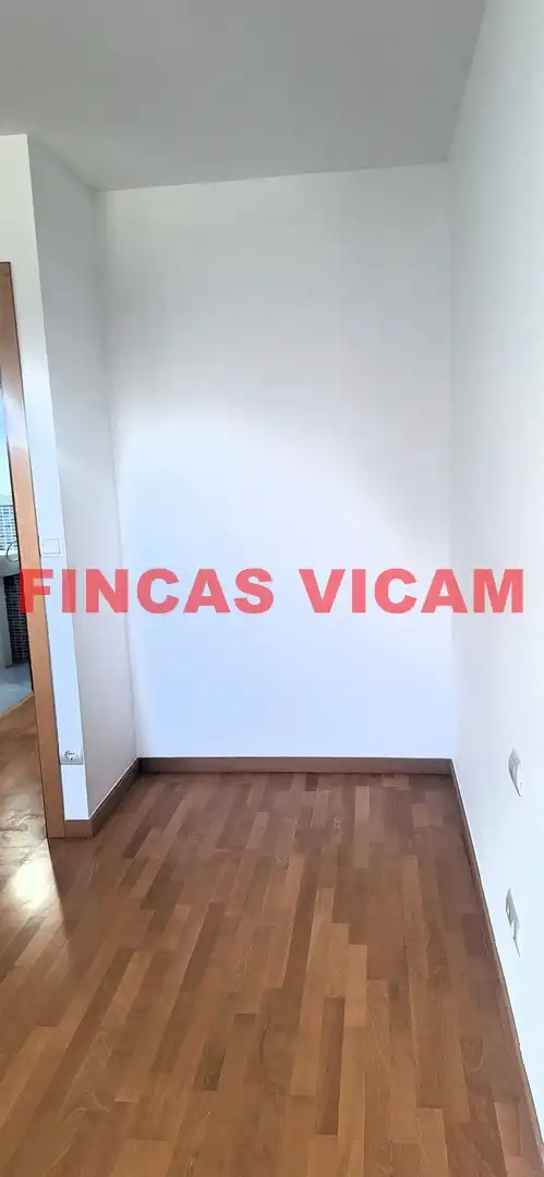 Wohnung zum Verkauf in Huesca mit Heizung, Parkett und Terrasse