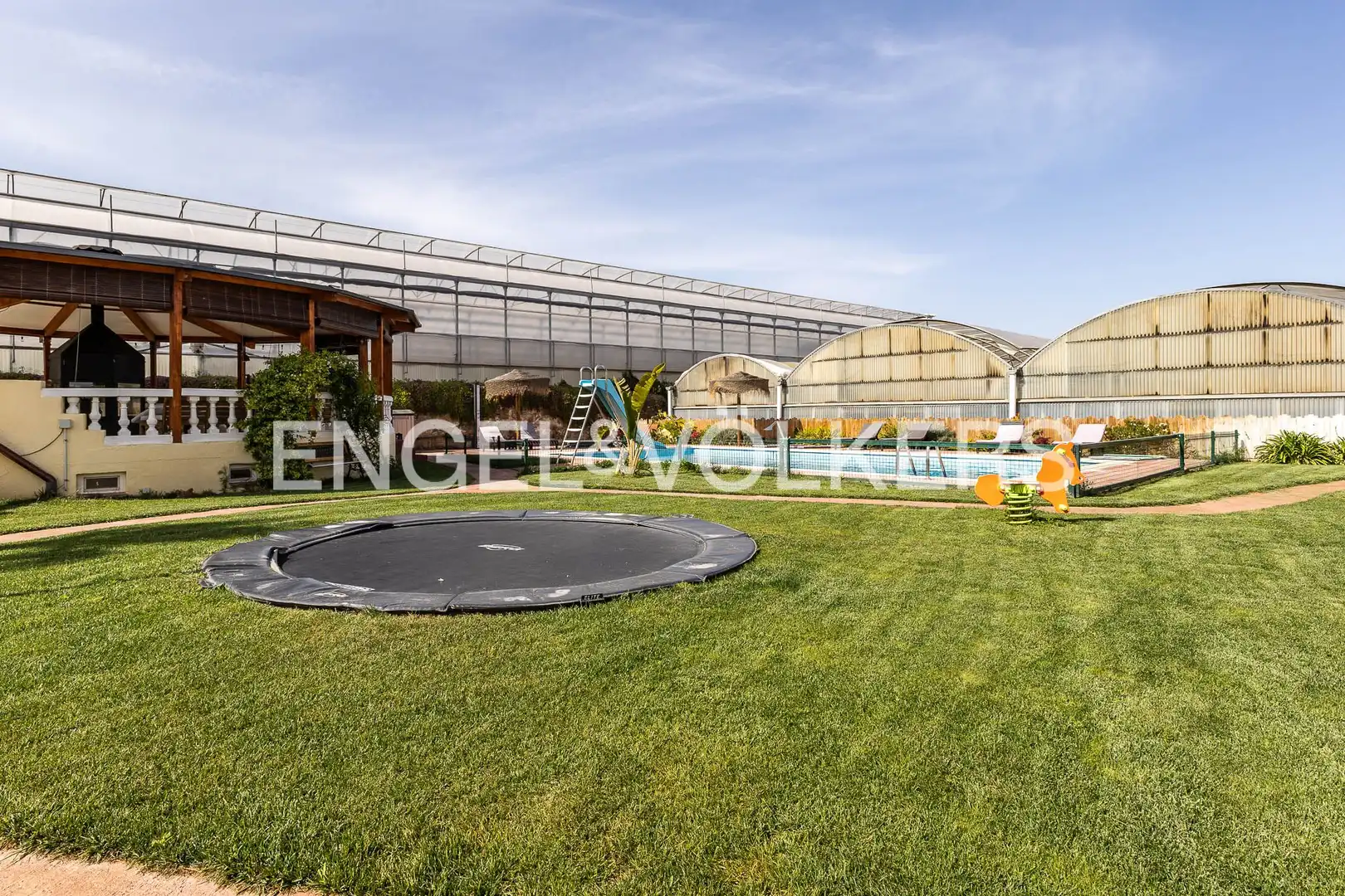 Swimming pool of Houses for rent in El Masnou  with Air Conditioner, Heating and Furnished