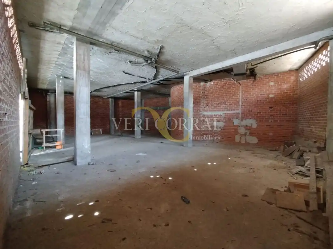 Local comercial en venta en Plaza de Casimiro Vega, imagen 4