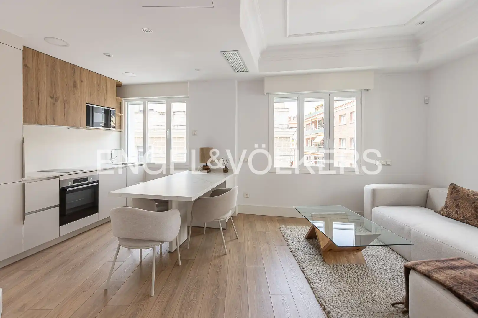 Exterior view of Flat for rent in Madrid  with Air Conditioner, Heating and Storage room