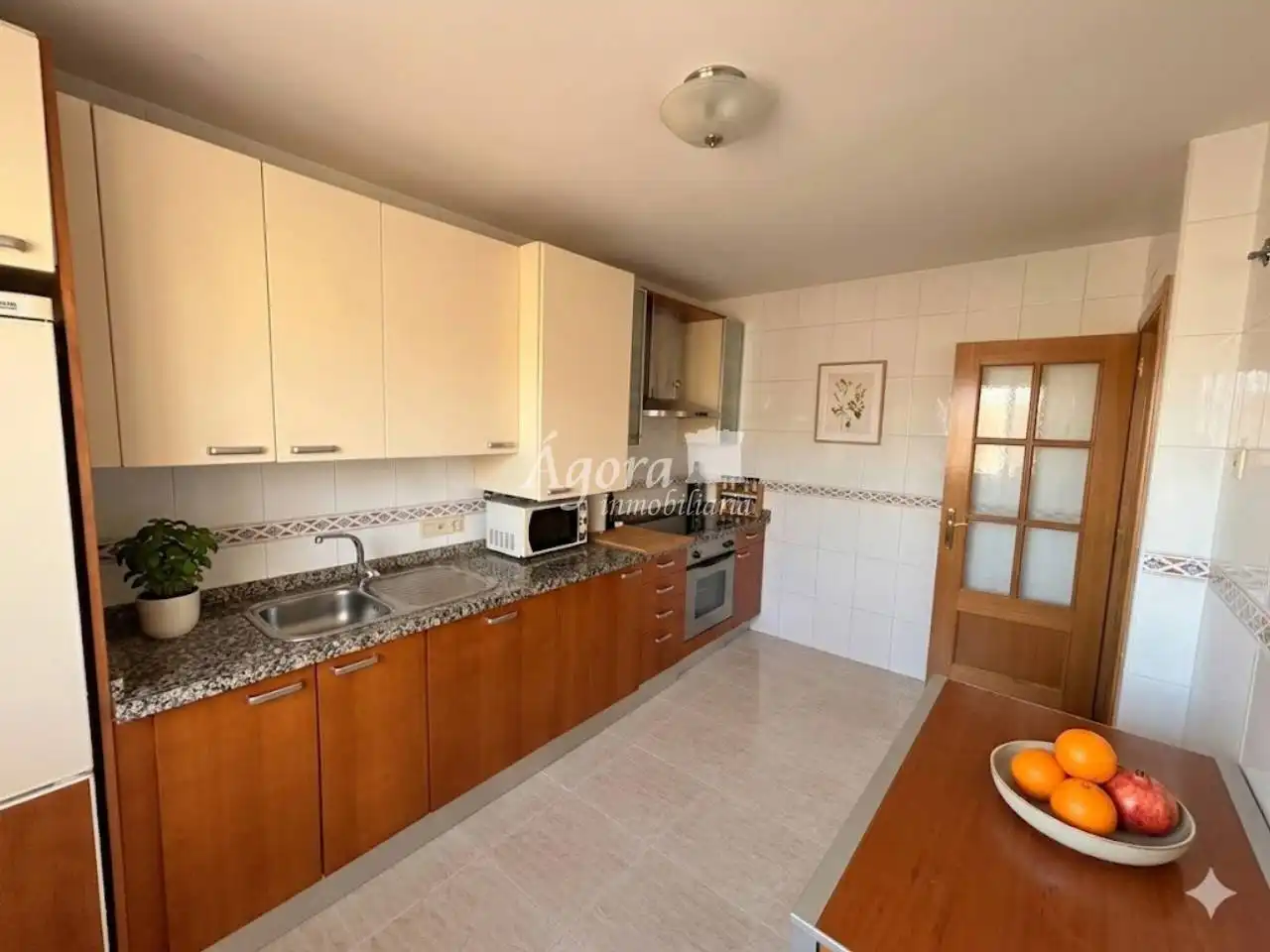 Cocina de Casa adosada en venta en Valladolid con Calefacción y Jardín privado