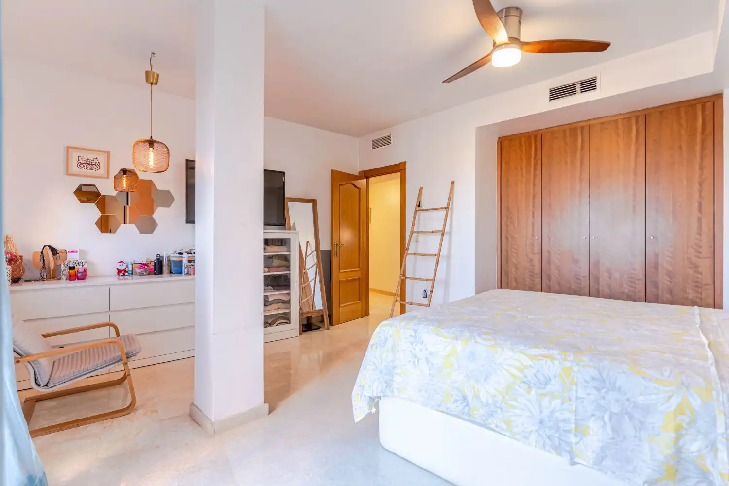 Habitación de Piso en venta en Motril con Terraza, Balcón y Piscina comunitaria