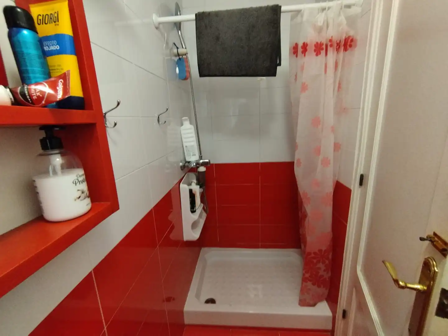 Bathroom of Flat for sale in Ferrol  with Storage room, Furnished and Oven