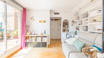 Sala d'estar de Àtic en venda en  Madrid Capital amb Aire condicionat, Calefacció i Jardí privat