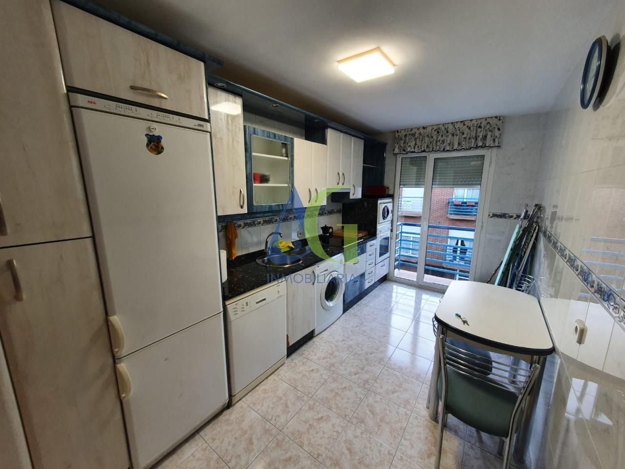 Cuina de Pis en venda en Villaquilambre amb Calefacció, Parquet i Terrassa